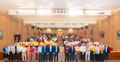 HUTECH khai giảng sau đại học 2026, khen thưởng thủ khoa Tiến sĩ