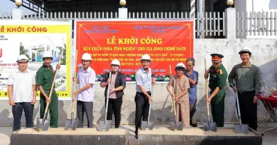 Khởi công sửa chữa nhà tình nghĩa cho vợ liệt sĩ tại xã Củ Chi