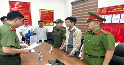 Khởi tố 3 người tạo điều kiện cho doanh nghiệp được miễn giảm phí đường bộ