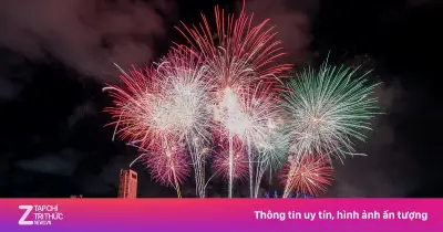Khán giả săn vé khán đài xem pháo hoa sau đêm khai mạc DIFF 2026