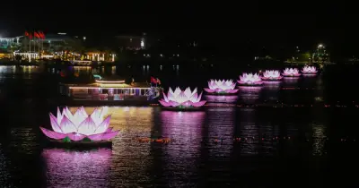 Lễ hội hoa đăng lung linh trên sông Hương tại Huế