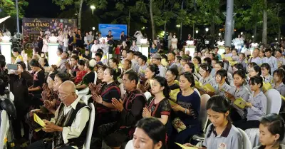 Lễ hội hoa đăng tại Nghênh Lương Đình: 10.000 ngọn nến cầu hòa bình