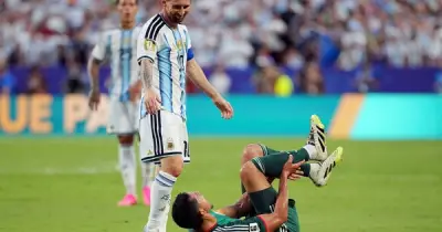 LĐBĐ Algeria khiếu nại FIFA, nhắc tên Messi sau trận thua Argentina