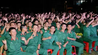 Đêm nghệ thuật 'Người đi tìm hình của Nước' tại Trung đoàn 4, Sư đoàn 5