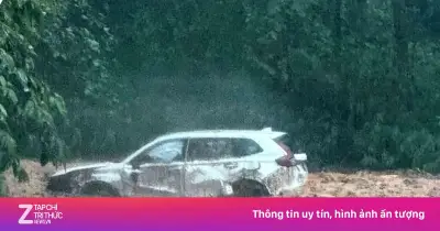 Mưa lớn gây sạt lở nghiêm trọng, ôtô mắc kẹt ở Lai Châu