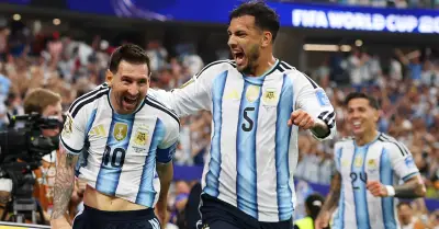 Messi lập cú đúp, phá kỷ lục ghi bàn World Cup, đưa Argentina vào vòng knock-out
