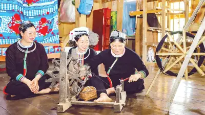Người Sán Chỉ giữ gìn trang phục truyền thống giữa đời sống hiện đại