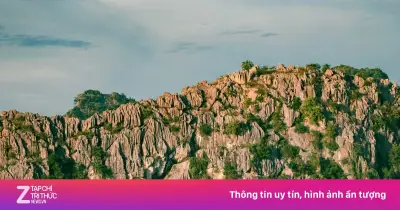 Ngọn núi 'xước như mèo cào' gây sốt ở Ninh Bình