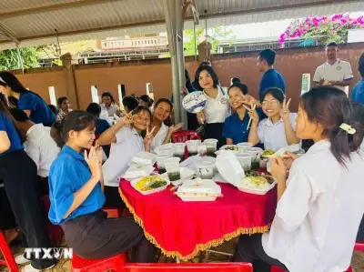 Nhiều hoạt động hỗ trợ học sinh dân tộc thiểu số tại Quảng Trị và An Giang