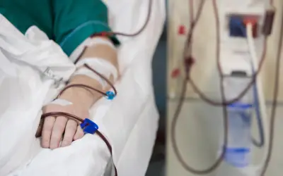 Nắng nóng kéo dài tăng nguy cơ suy thận cấp: Bác sĩ chỉ ra 4 dấu hiệu cần nhập viện ngay