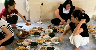 Phụ huynh làm mâm cơm 7 món động viên con thi tốt nghiệp THPT