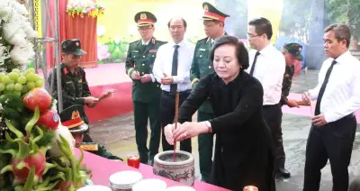 Phó Thủ tướng dự lễ khai quật tìm kiếm mộ liệt sĩ