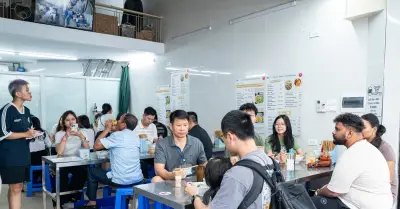 Quán phở gà 4 năm liên được Michelin khen, thuê 2 nhà hàng xóm để đón khách