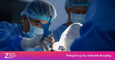 Robot 'dẫn đường' cho bác sĩ trong ca mổ cột sống phức tạp tại Hà Nội