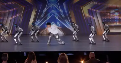 Robot hình người nhảy Lady Gaga gây sốt trên America's Got Talent