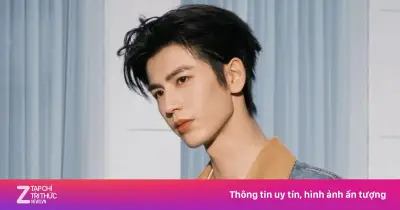 Sự kiện có Trương Lăng Hách hỗn loạn, fan xô vỡ cửa kính trung tâm thương mại