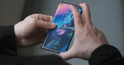 Samsung tăng tốc ra mắt điện thoại màn hình cuộn vào năm 2028