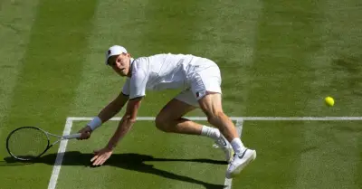 Sinner vượt ải nghẹt thở trước Kecmanovic tại Wimbledon 2026