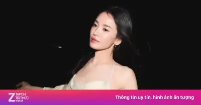 Song Hye Kyo khoe lưng trần gợi cảm tại sự kiện Paris