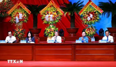 Thủ tướng thảo luận với các đại biểu dự Đại hội XIV Công đoàn Việt Nam