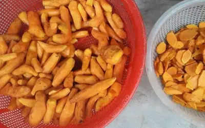 Thực phẩm giúp giảm nguy cơ ung thư: Cà chua, đậu, rau họ cải, nghệ
