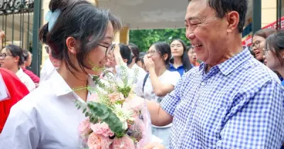 Đề thi toán tốt nghiệp THPT 2026 'dễ thở', thí sinh rạng rỡ rời phòng thi