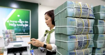 Tiền gửi dân cư tăng 180.000 tỉ đồng trong quý 1/2025