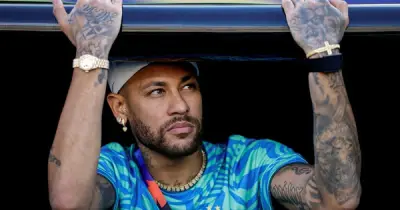 Tổng thống Brazil đùa Neymar dự World Cup để làm việc từ xa