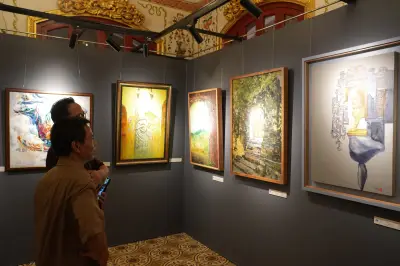 Triển lãm 'Những cánh cửa di sản Huế' tôn vinh vẻ đẹp di sản