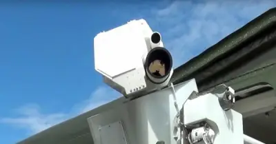 Vũ khí laser: Nguyên lý hoạt động, ưu nhược điểm và ứng dụng thực tế