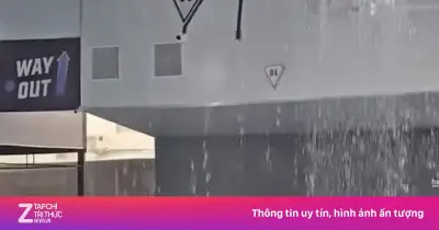 Video nước đổ ào ào giữa sân pickleball ở TPHCM gây chú ý