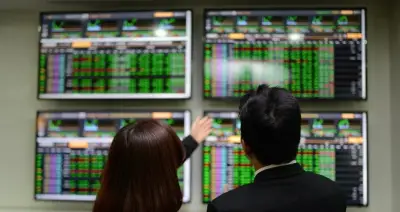 VN-Index tăng nhẹ 2,52 điểm, thanh khoản giảm còn hơn 15.011 tỷ đồng