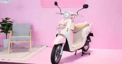 YADEA ra mắt Omee: Xe máy điện đầu đời cho học sinh, giá từ 15,99 triệu