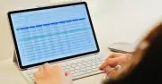 Apple tăng giá iPad, học sinh nên chọn máy tính bảng nào thay thế?