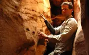 Aron Ralston: Tự cắt tay để thoát chết dưới tảng đá 360 kg