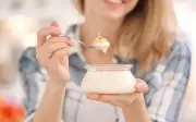Bí quyết sống thọ sau tuổi 60: Ăn sữa chua vào 3 khung giờ vàng này giúp cơ thể khỏe mạnh hơn