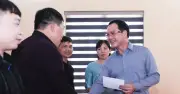 Bộ trưởng Nguyễn Đình Khang thăm, tặng quà đồng bào dân tộc thiểu số tại Lạng Sơn