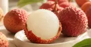 Bác sĩ cảnh báo tác hại khi ăn vải thiều quá nhiều và cách ăn an toàn