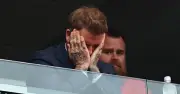 Beckham gây sốt với biểu cảm trái ngược khi Anh hòa Ghana 0-0