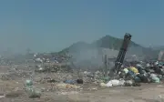Bãi rác tạm quá tải gây ô nhiễm môi trường tại Hà Tĩnh