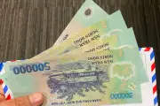 Biếu bố mẹ 2 triệu mỗi tháng: Tôi chết lặng khi đọc tin nhắn của vợ