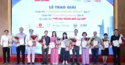 Báo Người Lao Động trao giải ba cuộc thi vì sự phát triển TP.HCM