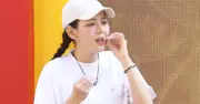 Ca sĩ Muộii bật khóc trước hoàn cảnh cậu bé 15 tuổi trong Mái ấm gia đình Việt