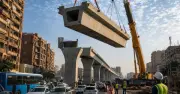 Cairo đối mặt thách thức lắp dầm bê tông 100 tấn cho dự án monorail 5,5 tỷ USD