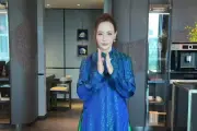 Chủ tiệm kể 10 tiếng may áo dài Việt Nam cho Phu nhân Thủ tướng Thái Lan
