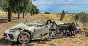 Chevrolet Corvette C8 tan nát sau cú va chạm định mệnh, tài xế vẫn sống sót thần kỳ
