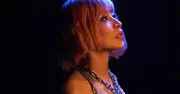 Chi Pu tái xuất V-pop với MV 'MIRROR' đầy ẩn dụ