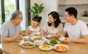 Cháu gái nói câu khiến ông lão suy sụp khi về quê ăn hải sản