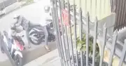 Clip kẻ cướp giật băng được dạy chuyền của người phụ nữ trước cửa nhà trọ