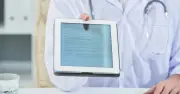 Công nghệ thay đổi trải nghiệm khám chữa bệnh: Hết cảnh dậy sớm xếp hàng